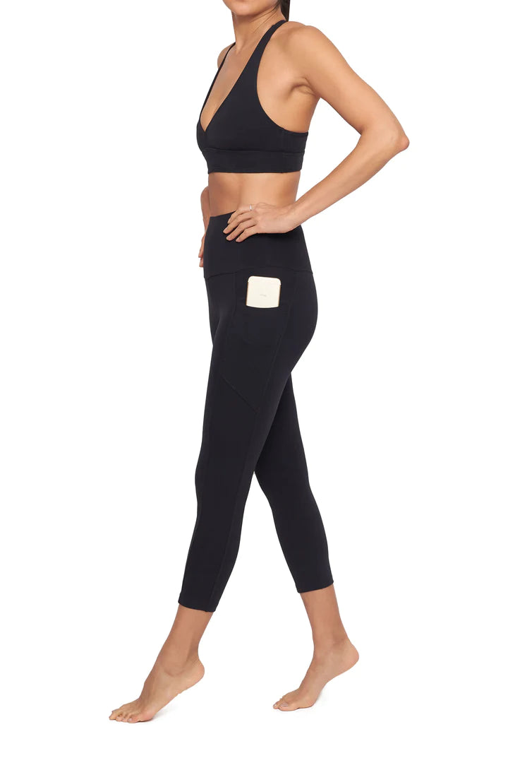 Supplex Fabric: What Is It and Why Do You Need it in Your Activewear?